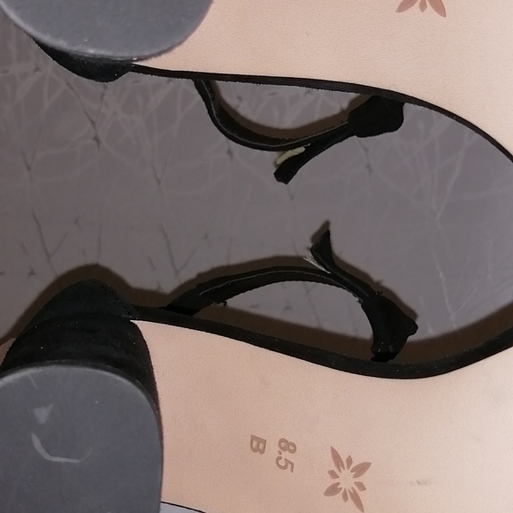 BCBGeneration block heel sandals - Picture 2 of 12